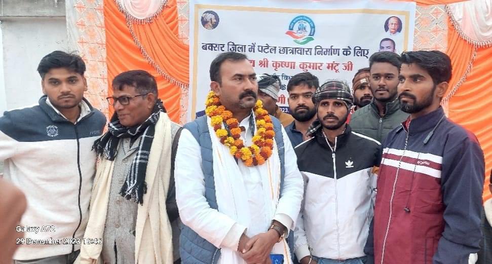 rohits___'s tweet photo. बड़े भाई सह अमनौर के लोकप्रिय माननीय विधायक एवं पटेल छात्रावास निर्माण ट्रस्ट के अध्यक्ष @mantusinghmla  जी को जन्मदिन की हार्दिक बधाई एवं शुभकामनाएं l आपके स्वस्थ व दीर्घायु उम्र की कामना करता हूं l #HappyBirthday https://t.co/l2B1478SXq
