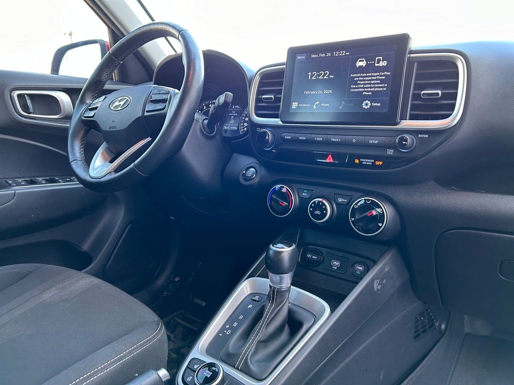 PauletteAuto's tweet image. The 2020 Hyundai Venue Trend is a top choice for those looking for a stylish and reliable vehicle. With its sleek design and advanced features, this car is sure to turn heads on the road. 

More information and photos online:
buff.ly/3OWji8O