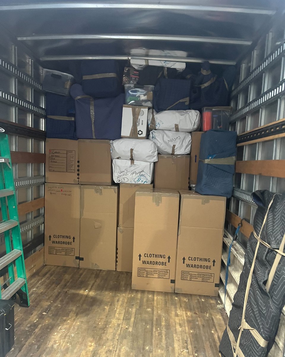 southbaymoving's tweet image. Stacking boxes like a seasoned Jenga pro 😎 Moving day hustle in full swing! 📦

#moving #movingcrosscountry #movingoutofstate #movingcalifornia #professionalmovers #movingusa #movements #movingplans #movinghome #movingseason #storageboxes #packing #packingtips #movingsafety