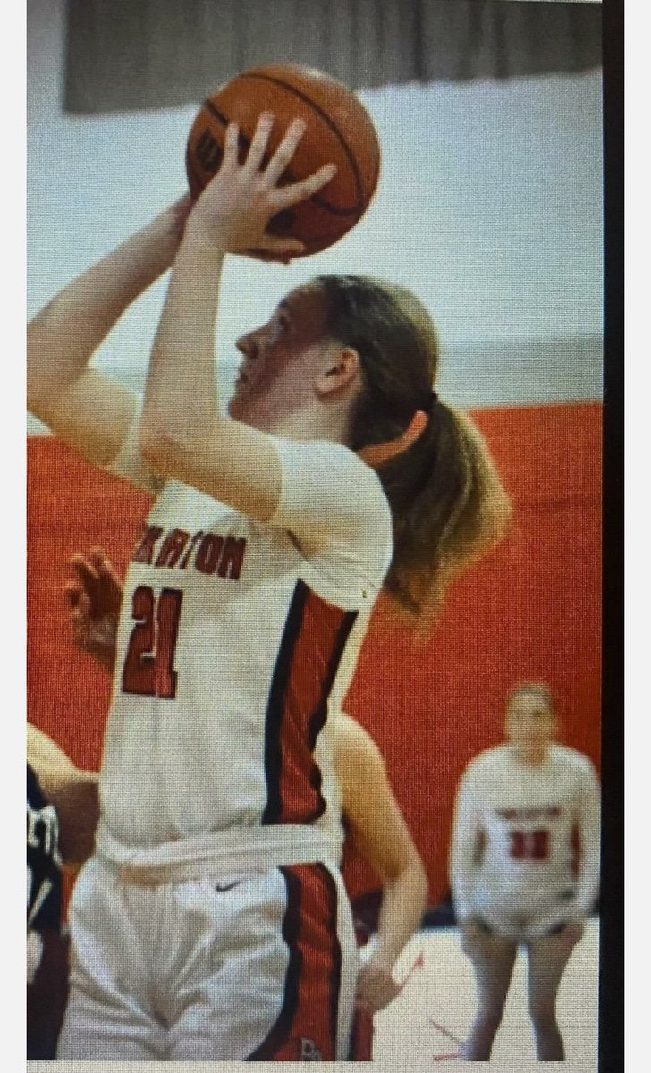 C/o 2026 5foot10 wing <a href="/BrookeBenz6/">Brooke Benz</a> from Pinkerton Academy with a strong showing in her last regular season game going for 16pts 14rbs ( 12 offensive ) 2ast 2stls 1blk in the win over Merrimack . The sophomore wing had a tremendous 2nd HS season .