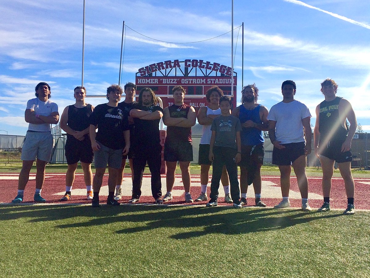 dlinevids1's tweet photo. Had a great group pass rush session yesterday. A lot of talent in this photo! @AmituanaiLucan @dacree_smith @MadMaxCruz07 @IvanDeSilva75 @_e_022_ @JosephHouck55 @EliHansen32 @JalenB916 @JulianAmituanai @MasonStarbuck81 

For remaining dates, check out https://t.co/fGpC52hD6u https://t.co/bHvx2235rb