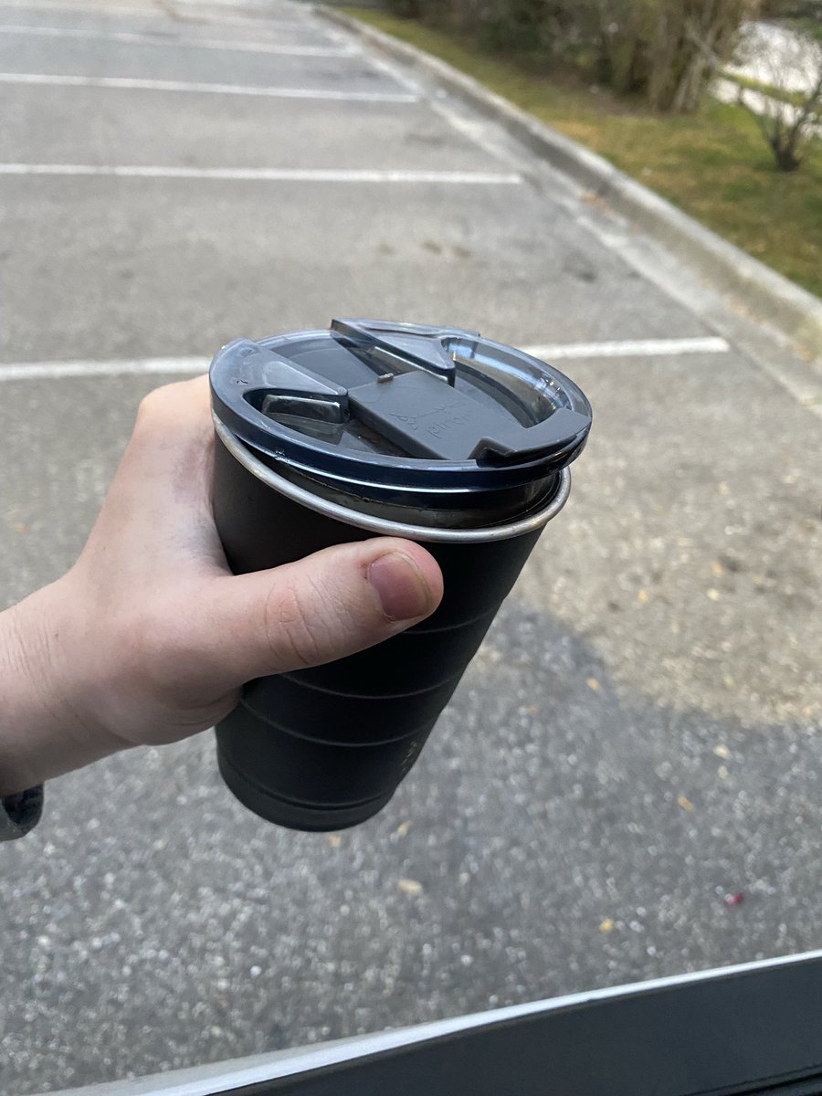 This characteristically overweight barista was unable to figure out how to put the lid on my personal cup.

I tried to explain to her how air pressure works but she didn’t get it.
Had to put it on myself.

no tip. 
(I usually tip baristas if they don’t have a nosering)