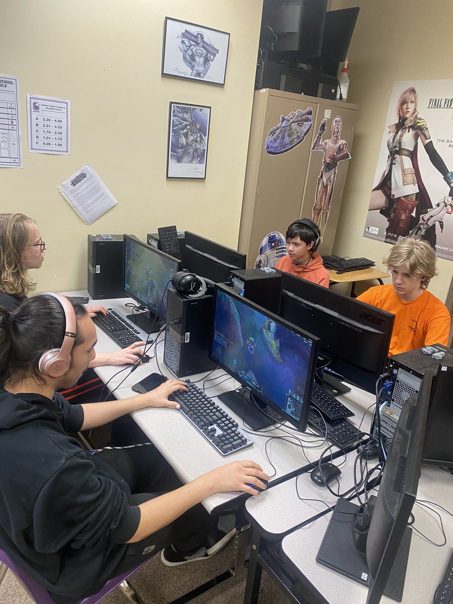Hoppers take on Creighton Prep today!!! Wish them luck with their State Match!!! #eSports #FlyEagles #CHS #LeagueOfLegends #DowntownProud #State