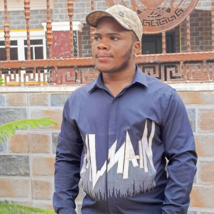 OGSammy18's tweet photo. +1 to me.. Lord thanks you for long life and prosperity you give to me, oh Lord I'm so grateful and thankful Amen 🙏🤲🎉🎉🎂🍾 https://t.co/PFYNAzpBvV