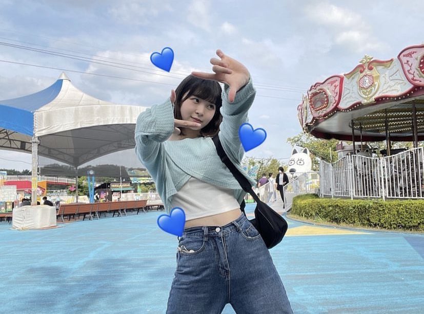 やっぱりガルプラ期とかガルプラ終わった後はまだコロナ禍って感じだったから自撮りも他撮りもマスクしてる写真が多かったよね、、時代だわ，，，，
