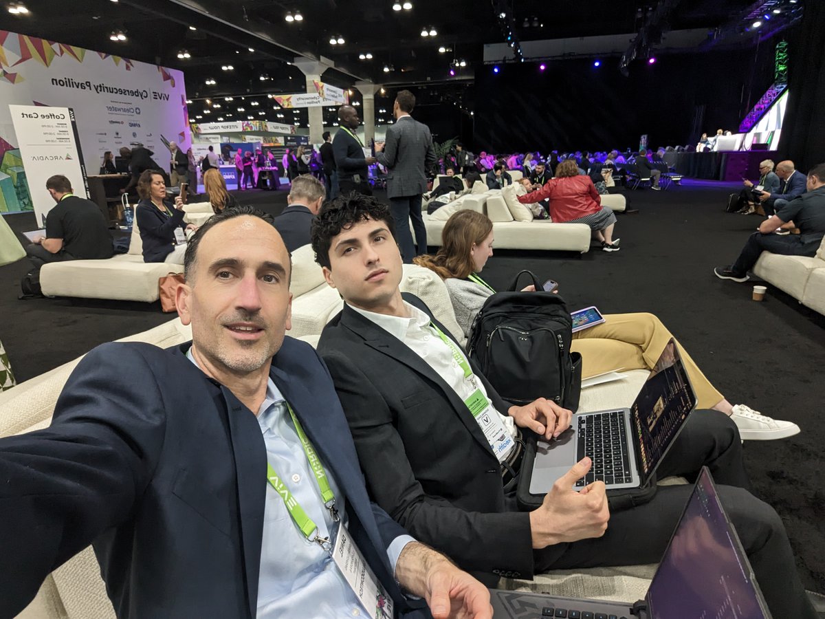 SaludConTech tweet media