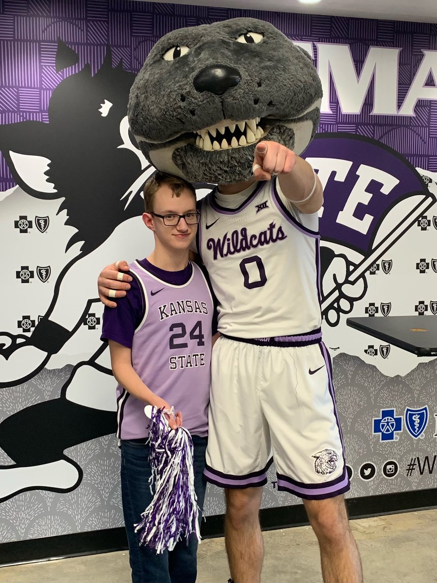 _schmitty2282's tweet photo. CATS!! #KSTATEMBB #KSTATE https://t.co/HrCI9W0rQs