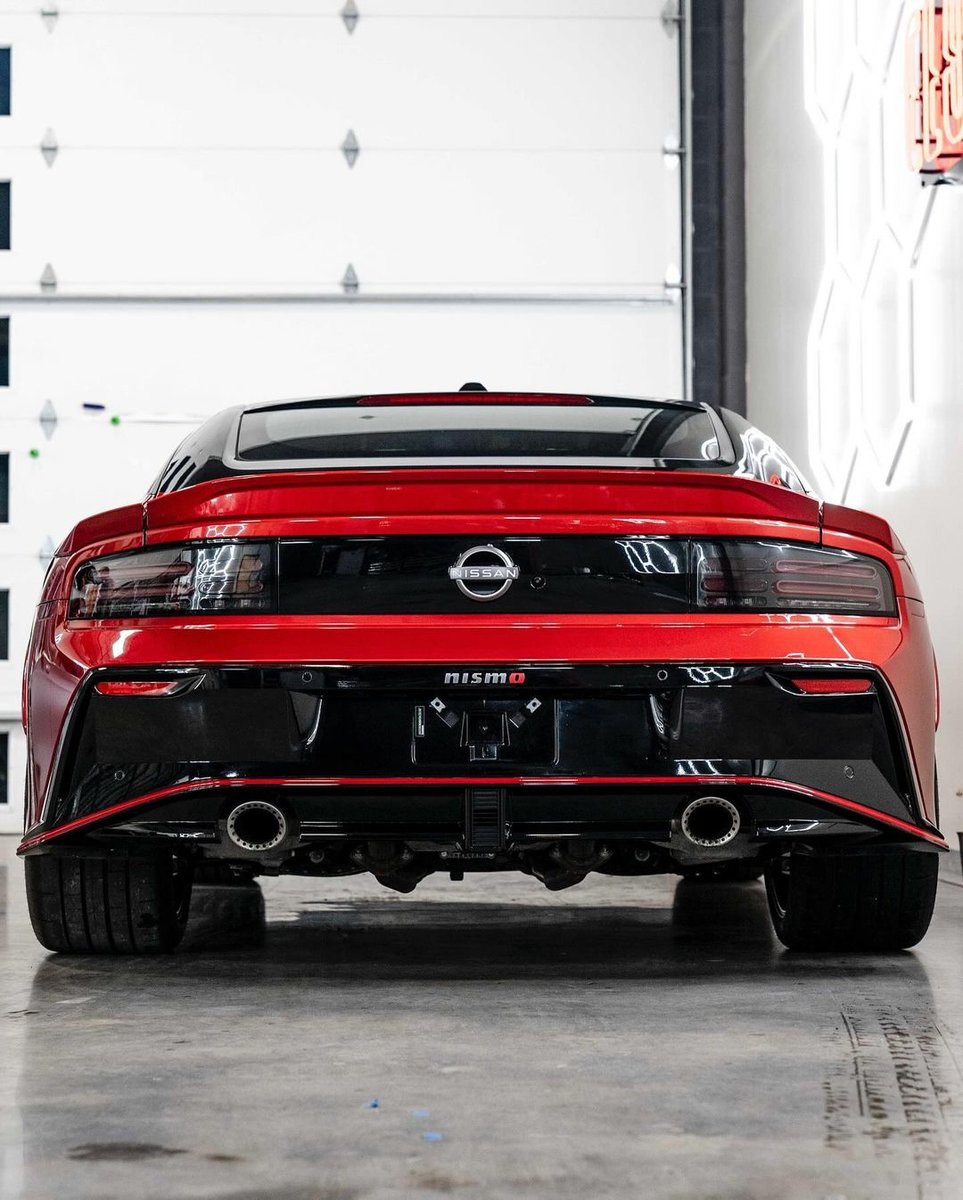 stek_usa's tweet photo. We absolutely love the color on this Nissan Z NISMO edition, and when you love something, you protect it! The owner of this Z did exactly that and elected to protect the full body of this beauty with DYNOshield, and we’re sure glad they did. #STEKrevolution #PPF https://t.co/aHQnUUj2ey