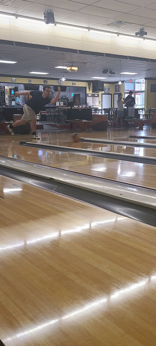Michael’s ready to strike them up, and spare. Come out Friday morning to Beaver-Vu Bowl!

Marts will hit the lanes at 9:30 AM. 

#OneMission 

<a href="/TheEdgeAthletic/">TheEdge_Athletics</a> <a href="/SWBLSPORTS/">Southwestern Buckeye League</a> <a href="/SWOSportsDaily/">Southwest Ohio Sports Daily</a> @BCHSSReport