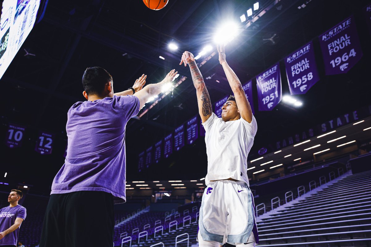 KStateMBB's tweet photo. Getting warm

#KStateMBB https://t.co/SB9pLr8JrR