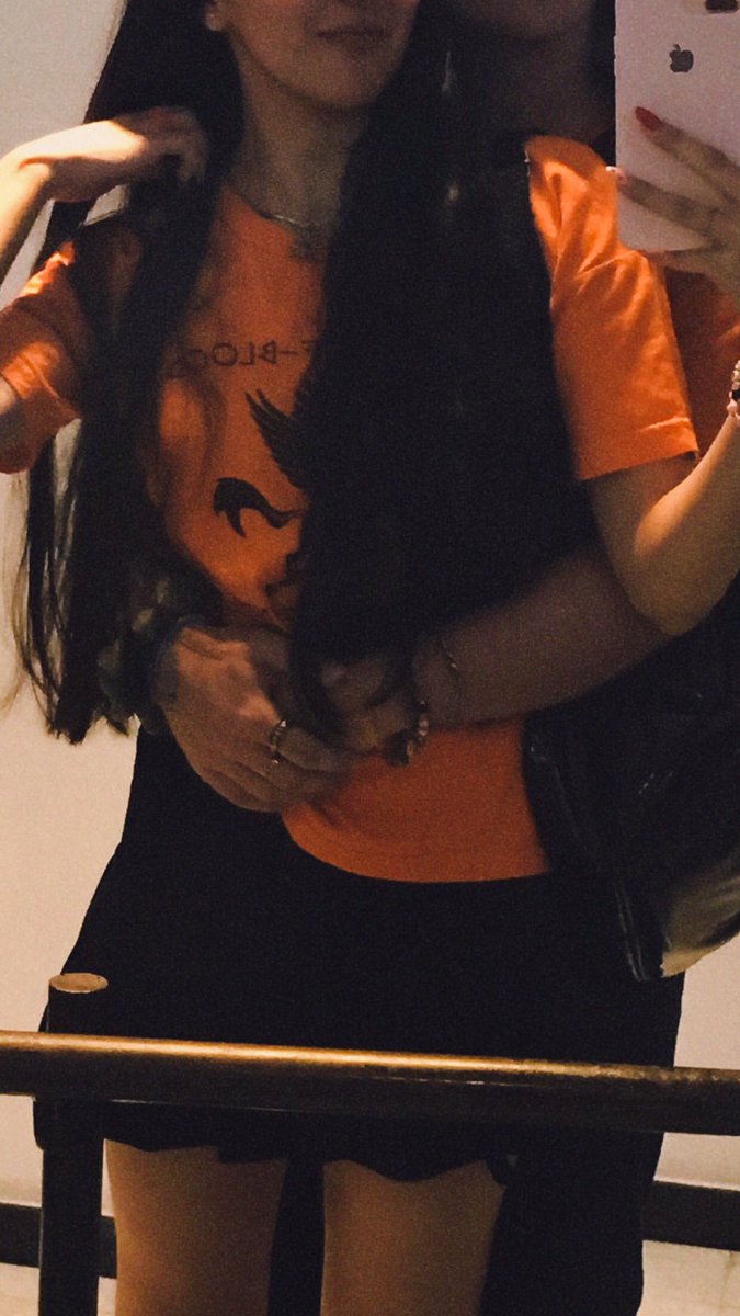 sofisolecito's tweet photo. holi, mi nombre es sofí (22/🇦🇷) soy de la cabaña 7. soy fan de pjo desde el 2010 pero estoy retomando la lectura, mi libro fav es la maldición del titán y mi pj fav es nico di angelo. soy líder de campamento en @ArgDemigods y estoy enamorada de una 🦉🤍#Integracionespjoconalex https://t.co/jjL2fCUUR9