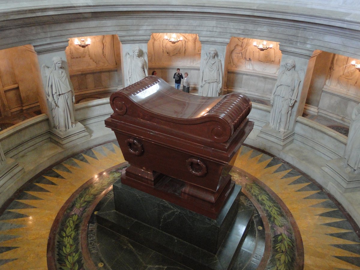 Napoleon escaped from the isle of Elba today in 1815, but failed to regain power.  His tomb at Les Invalides in Paris.  #Napoleon #FrenchHistory