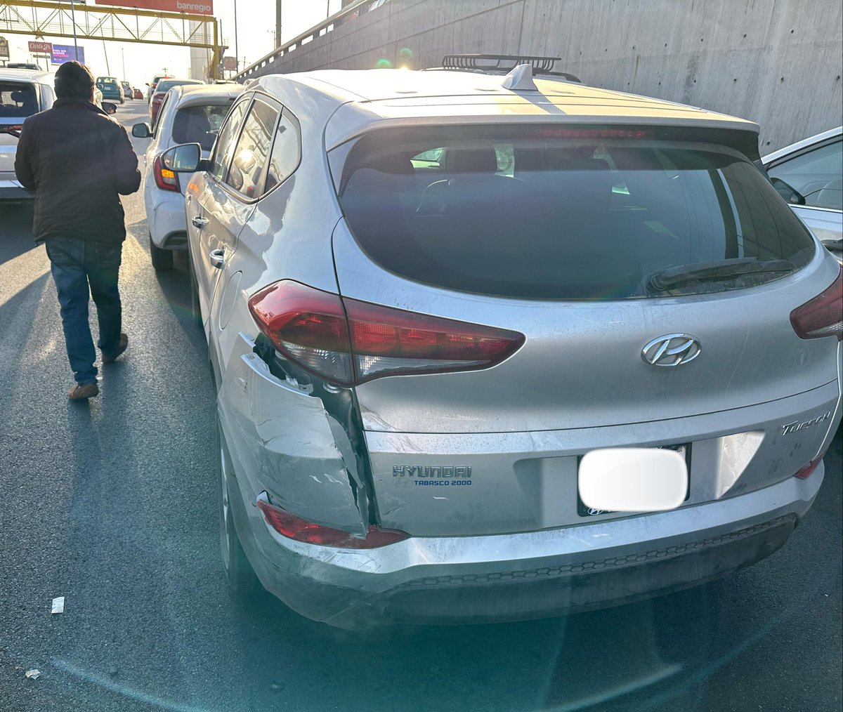 HugoVizcAya's tweet photo. Si alguien conoce a la chava pelirroja que maneja como loca una BMX X1 placas STV3435 en las mañanas por Paseo de los leones que por favor me avise donde encontrarla para llevarla de la oreja a Tránsito @Mty_Leones @ReporteCumbres @CUMBRESNews @CumbresMty https://t.co/EZLd5rTpua