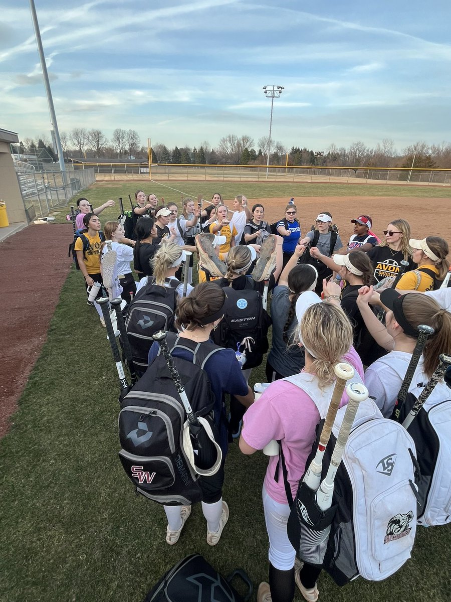 Avon Oriole Softball tweet media