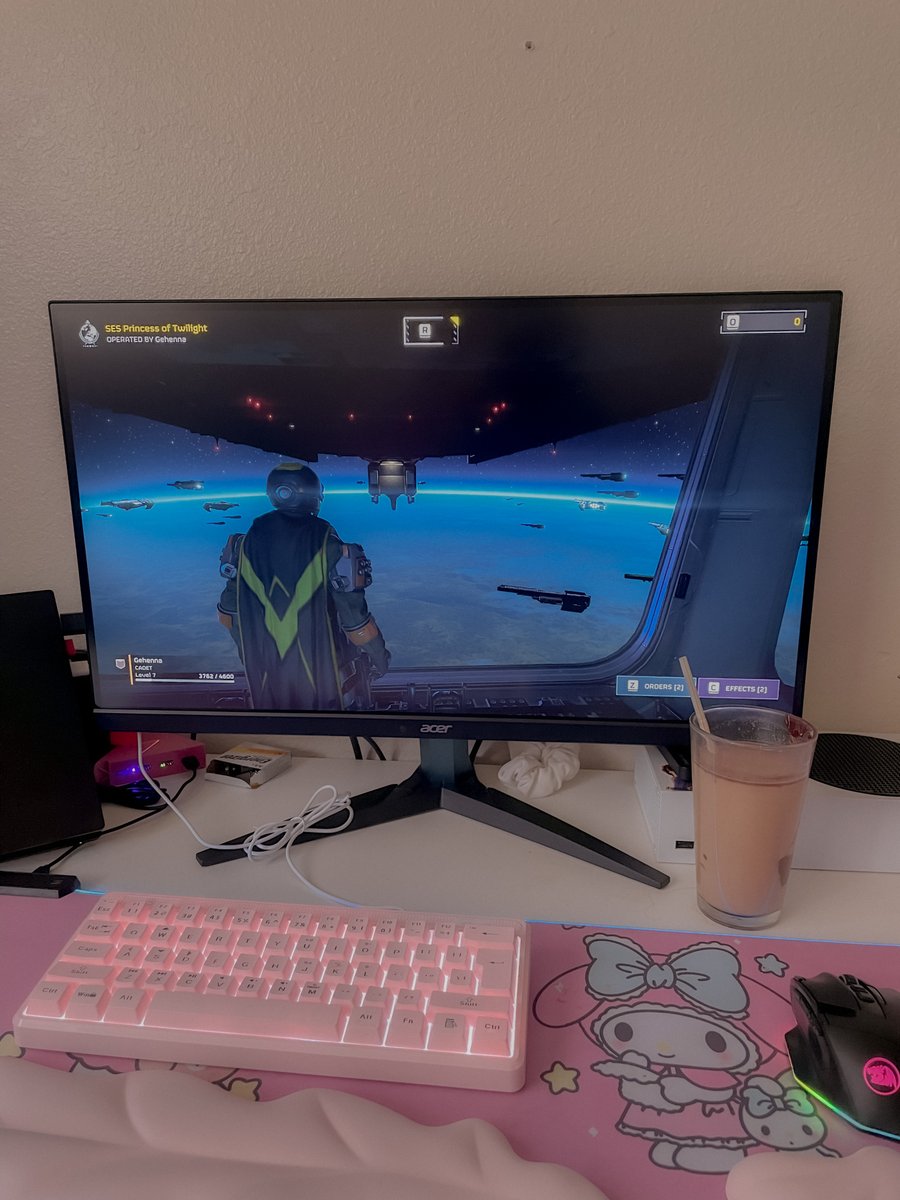 A moment for my setup. nothing like a coffee with helldivers

#gamergirl #pinkgamingsetup #pinkgaming