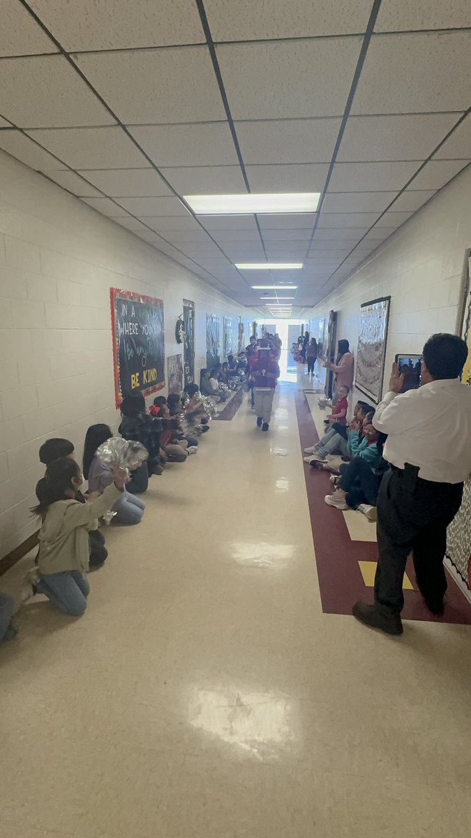 Las_Yescas's tweet image. Today we celebrated The Robo Amigos for securing 1st place 🥇 at the 2024 LF Robotics competition! We are beyond proud of you 👏 @LYEcoding