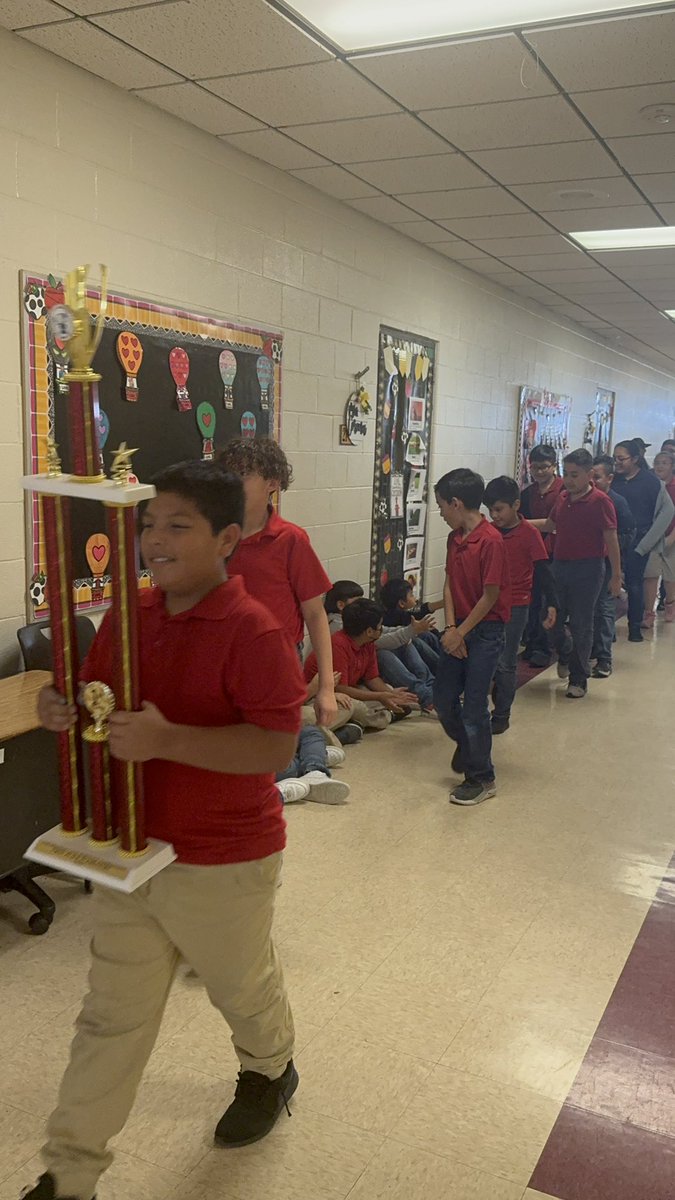 Las_Yescas's tweet image. Today we celebrated The Robo Amigos for securing 1st place 🥇 at the 2024 LF Robotics competition! We are beyond proud of you 👏 @LYEcoding