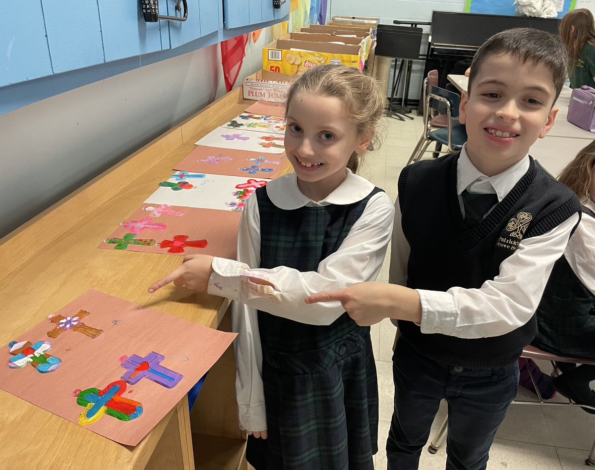 StPatsYorktown's tweet photo. In our After-care Enrichment Craft club, the students worked on their Lenten crosses. #stpatspride #catholiceducation #enrichment https://t.co/LU7BD2oPzn