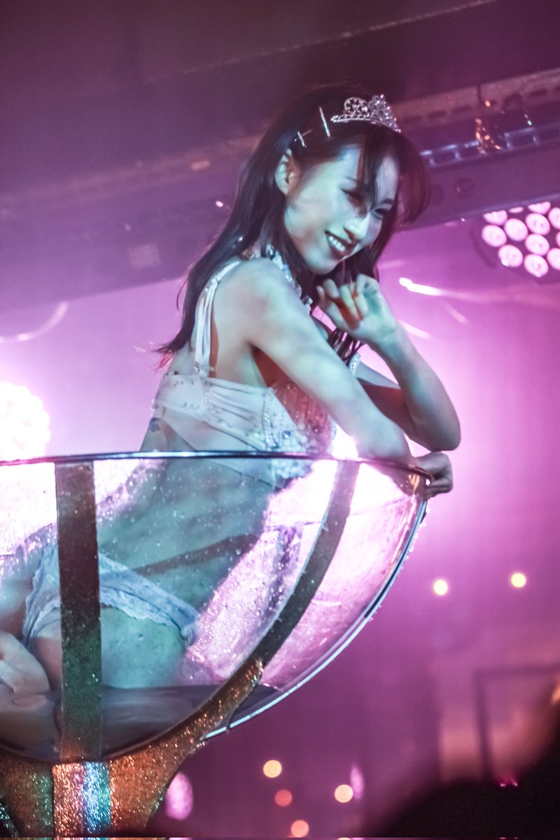 morizone58's tweet photo. #バーレスク大阪
#7周年
OGひとみちゃんマティーニ🍸！( ´∀｀) https://t.co/NtkXrUfPfr