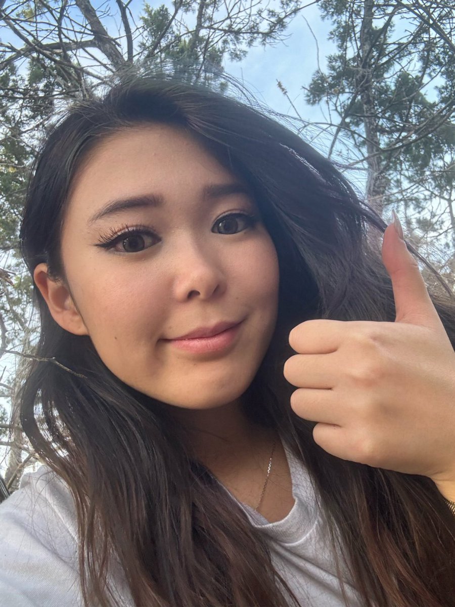 emily 😌 tweet media