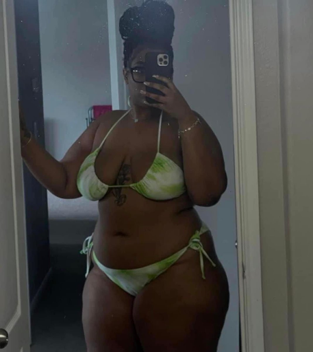 lovinmycurvez's tweet photo. And to my thickumsss Put that ish on this summa 🗣️🗣️🗣️🗣️ https://t.co/MXHqUBPxv5
