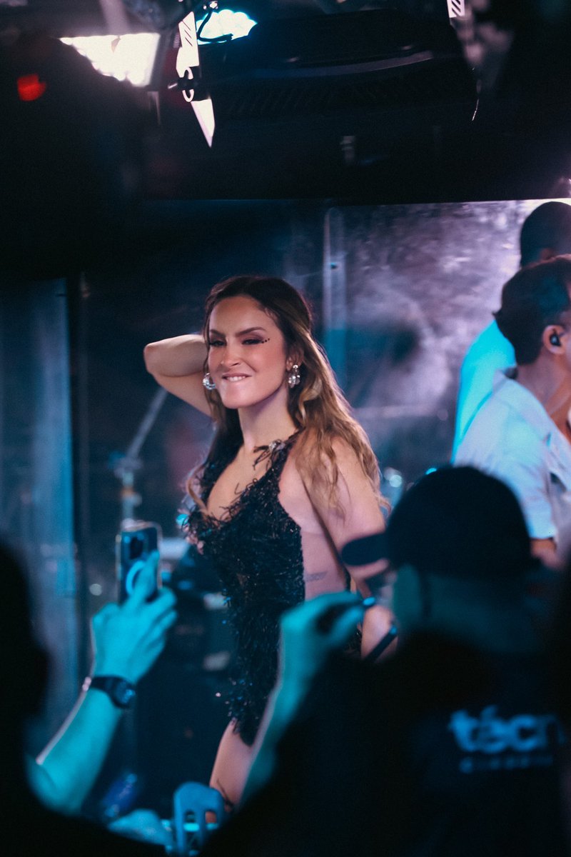 ClaudiaLeitte's tweet photo. After da Claudinha no Mará!
#Imperatriz, muito amor por vocês!❤️
Obrigada! https://t.co/himUySciBI