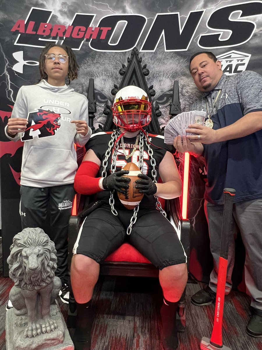 Emery__McCombs's tweet photo. #AGTG I have received my second offer to play college football from Albright @EYAthletics @coachbudk @CoachWeaverAC https://t.co/dLSmn5hjoG