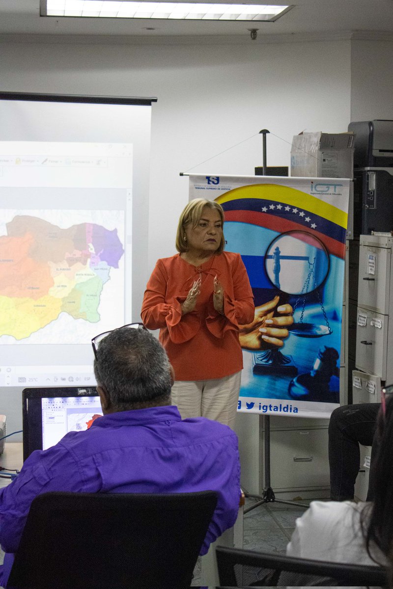 gladysrequena's tweet photo. #26Feb Trabajamos en nuevos metodos de administración de la información mediante libros digitales. https://t.co/z2LGr1oWYz