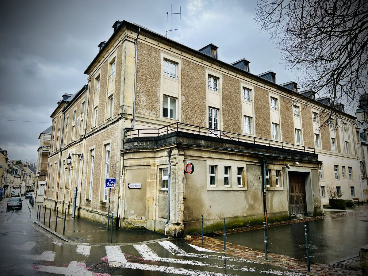 Seb_Delescluse's tweet photo. Merci aux équipes du centre hospitalier #Aunay-#Bayeux pour la visite de l’établissement et le temps d’échange sur les priorités stratégiques de l’établissement ! #CHAB @ars_normandie @llemerrer https://t.co/a7g2D62aWM