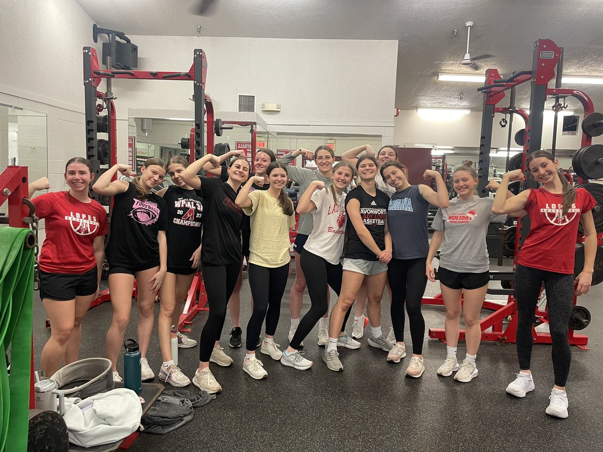 Pre WPIAL championship workout!! 🏀💪 🔥
#strengthtraining #plyos #mobility #speed #golddiggers