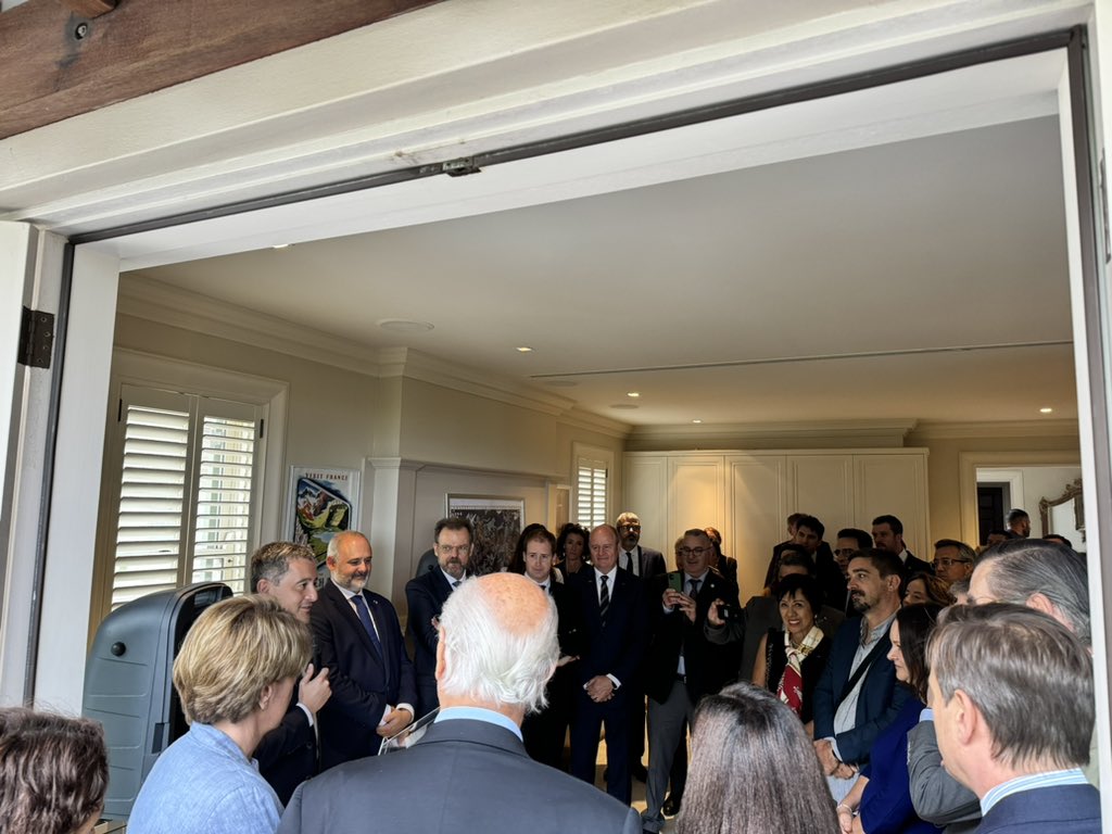 "Historic visit by French Minister for Home Affairs &amp; Overseas Territories, <a href="/GDarmanin/">Gérald DARMANIN</a>, to Australia, marking a new chapter in #France-#Australia cooperation. Engaging discussions on climate resilience in Pacific, cybercrime, civil protection, and police collaboration. 🇫🇷🇦🇺