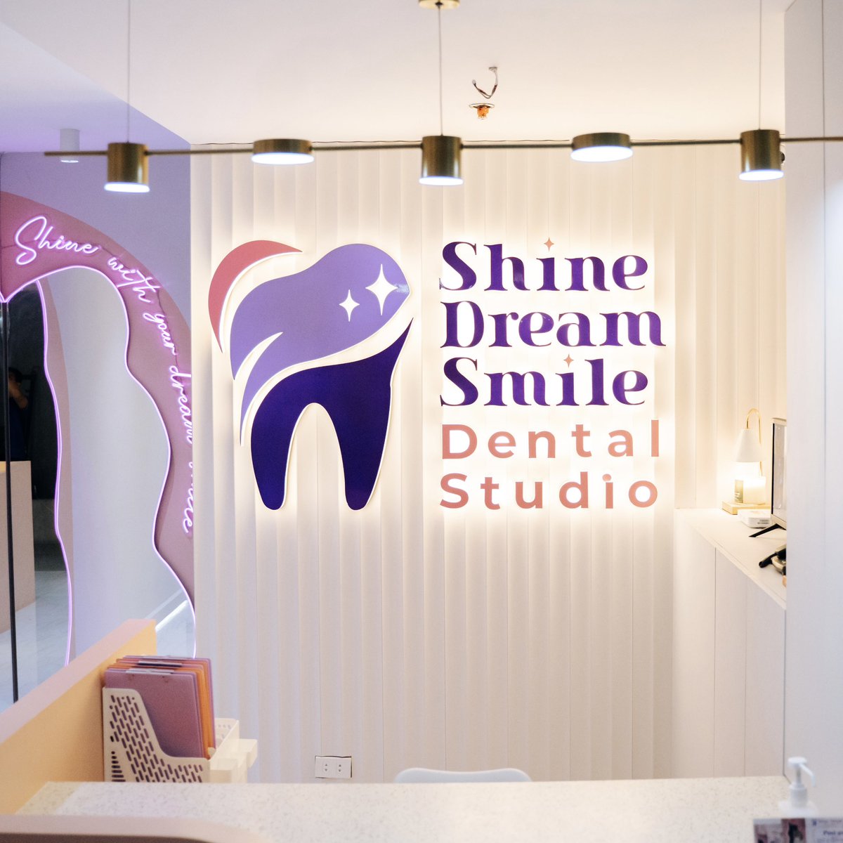 taeekookiee07's tweet photo. Uhm… An Army Dentist with a BTS inspired Dental Clinic 🤷🏻‍♀️ https://t.co/2ouo0VLMxE