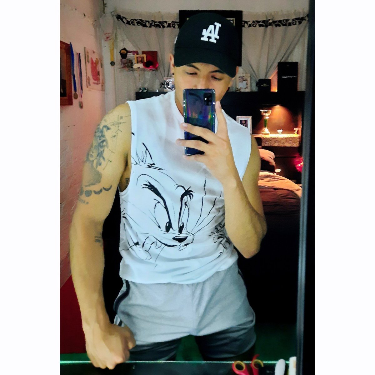 IvanLh9830's tweet photo. El amor me queda riquísimo....✌🏽🫡💋😈 https://t.co/02uYvJW1oQ