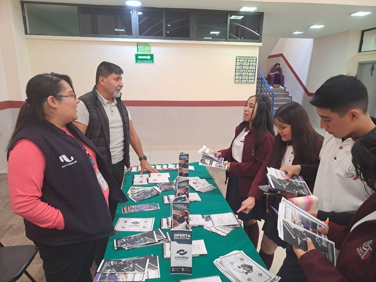 ConalepBQA's tweet photo. Con la finalidad de promover nuestra oferta educativa a diversas secundarias de la región, acudimos al auditorio de Melchor Ocampo a la 1ra Expo Orienta 2024.
@Conalep_Edomex
#ApasionadamenteCONALEP 
#ElPoderDeServir 
#25añosapasionadamente https://t.co/FBcvmjFcTg