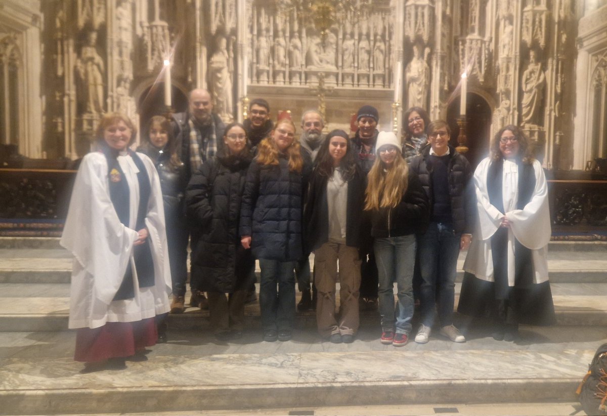 Rev'd Joanna Criscenti (@criscentirev) on Twitter photo A joy and privilege to welcome this group from #Pavia in Italy to Choral Evensong with <a href="/CatherineOgle/">Catherine Ogle</a> at <a href="/WinCathedral/">Winchester Cathedral</a>. #benvenuti
#cathedralvisitors #internationalvisitors #graziedellavisita A joy and privilege to welcome this group from #Pavia in Italy to Choral Evensong with <a href="/CatherineOgle/">Catherine Ogle</a> at <a href="/WinCathedral/">Winchester Cathedral</a>. #benvenuti
#cathedralvisitors #internationalvisitors #graziedellavisita