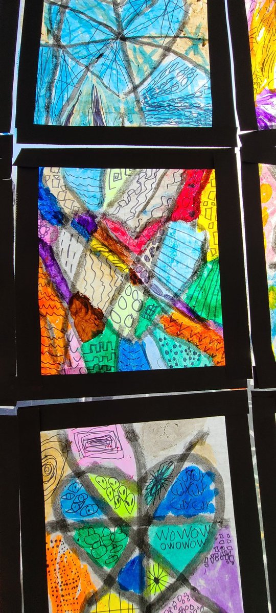 BCreative_Chaos's tweet photo. Put up my 1st Romero Britto inspired "stained glass" hearts today. 💕
#artedu #k12art https://t.co/AaQ3PAsW9L