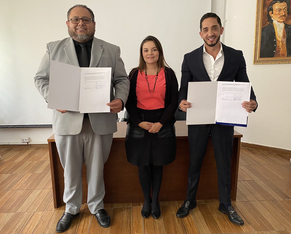 IndotEcuador's tweet photo. En el marco del #27F Día Mundial de los Trasplantes de Órganos y Tejidos, el #INDOT suscribió una alianza con @avianca Ecuador que permitirá transportar pacientes, órganos, tejidos, muestras biológicas y personal médico.

Juan Francisco Ortiz, Country Officer de Avianca en Ecuador, manifestó “este convenio es un reflejo de la dedicación a contribuir de manera significativa a la población ecuatoriana. Entendemos la importancia crítica que la donación tiene para salvar vidas y mejorar la salud de muchas personas, por eso nos enorgullece hacer parte de un trabajo conjunto con INDOT y hacer tangible nuestro aporte en esta causa”.

Por otro lado, @marioherrerav, director ejecutivo del INDOT, aseguró que “se asume un gran compromiso para trabajar de la mano con #Avianca, a la vez con la activa participación de los profesionales de la salud, instituciones, actores y organismos vinculados; impulsaremos los procesos de donación y trasplantes en cada rincón del país”. 

Además, destacó, que cada vez más personas acceden a un trasplante, comparando los datos de enero 2023 respecto al 2024, existe un incremento del 35%, ya que en enero 2023 se realizaron - 40 trasplantes - y en enero 2024 - 62 trasplantes. 
En #ElNuevoEcuador, la salud y la vida de la población es nuestra prioridad.