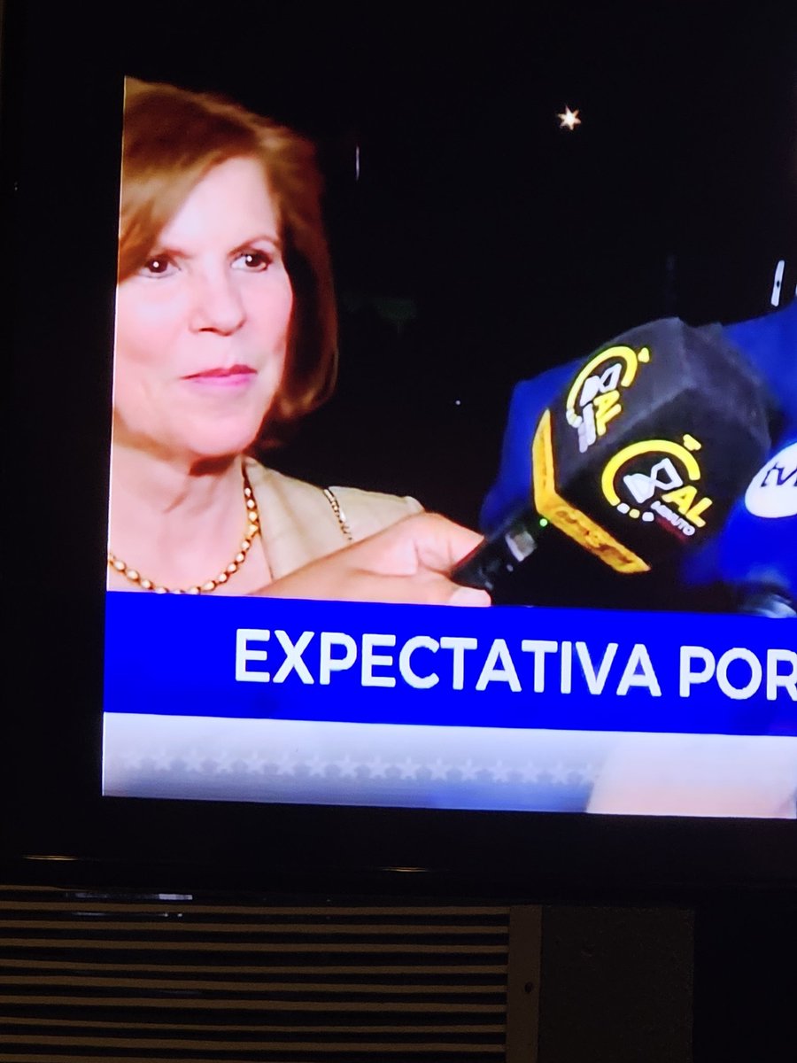 EntreLibras's tweet photo. Pasan los años y #Dorita sigue teniendo estamoa de #PrimeraDama  #Voto24 #Piky https://t.co/ntvk06R3yO