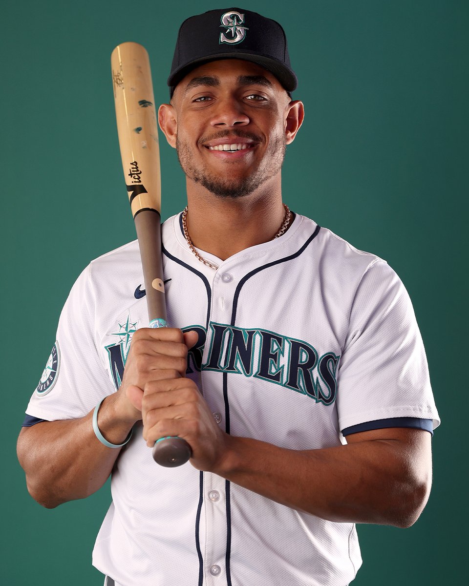 MLB's tweet photo. Shining stars in the Pacific Northwest. 🤩 https://t.co/sPx4VphhWj
