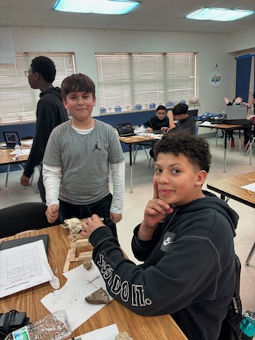 ScienceSHWalker's tweet image. STEAMposium Build Day was on Saturday from 9 to 4. I LOVE to see our wonderful 6th graders diligently working on their catapults.@SHMS_Colts