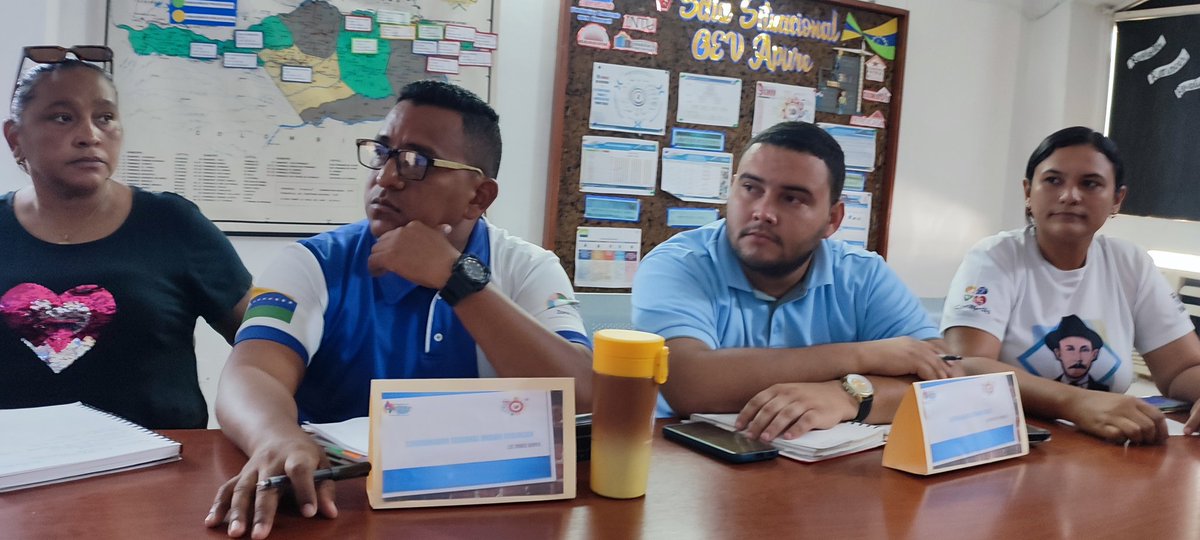 #26Feb EN REUNIÓN CON EL SISTEMA DE MISIONES Y GRANDES MISIONES DEL ESTADO APURE EN BUSQUEDA DE ESTRATEGIAS PARA FORTALECER LA PROTECCIÓN SOCIAL COMO LO HA ORIENTADO EL PRESIDENTE NICOLÁS MADURO Y EL GOB <a href="/eduardopiate2/">eduardo piñate</a>
#AmorGarantíaDeFuturo
¡Por la prosperidad de nuestra Patria!