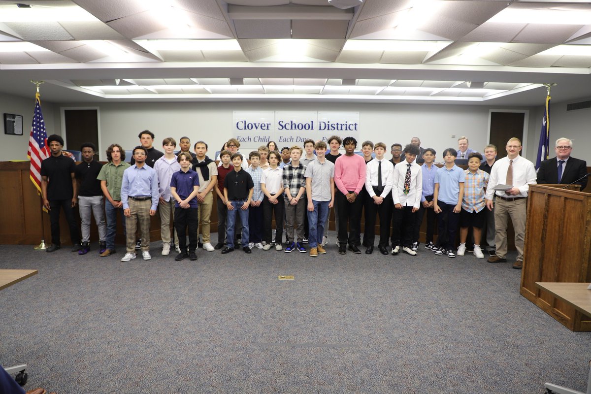 CloverEagles's tweet photo. Great recognitions at tonight's board business meeting!
#CSDinAction https://t.co/hnpWFbITBf