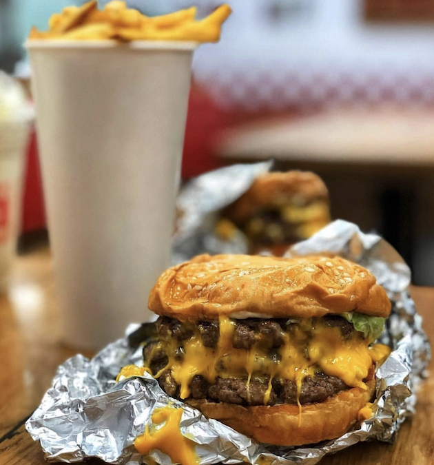 Does this spark joy? Yaasss! 

____________

#sparkjoy #bahrainburgers #5guys