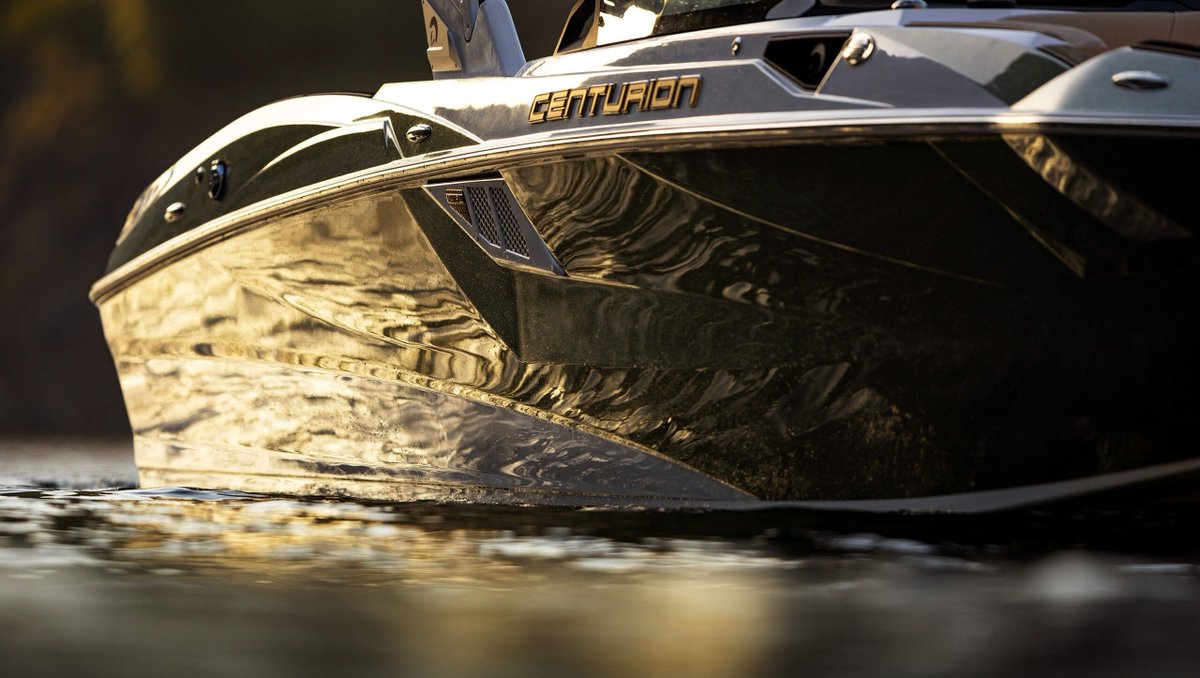 CenturionBoats's tweet photo. The Fi25 scream performance with its exterior lines.
#CenturionBoats #Fi25 #Wakeboat https://t.co/6rvQc3lDNi