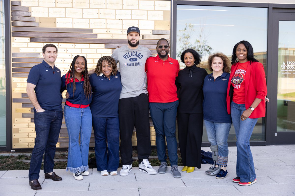 PelicansNBA's tweet photo. This weekend, as part of Larry Nance's Zero Hunger Challenge, six schools took turns pitching presentations on how to best solve food insecurity throughout New Orleans, where in the end the winning cohort will be awarded $50,000 🤝 https://t.co/UashKtWmRG