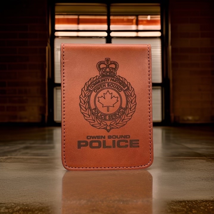 Elevate your note-taking game with our Tan Leather Notebook Cover! Perfect for Police 👮‍♂️, Firefighters 🧑‍🚒, Paramedics 🚑, and more! Click the link to grab yours 👇 and bring a touch of class to the field. 911dutygear.ca/collections/al… #DutyGear #ProfessionalEssentials