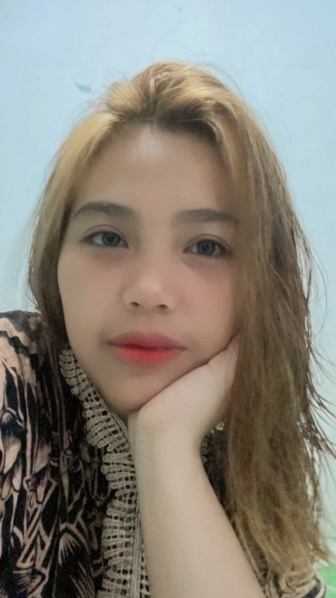 JMekaJM's tweet photo. New my hair 🤪🤪 https://t.co/PvsSfgQ0kl