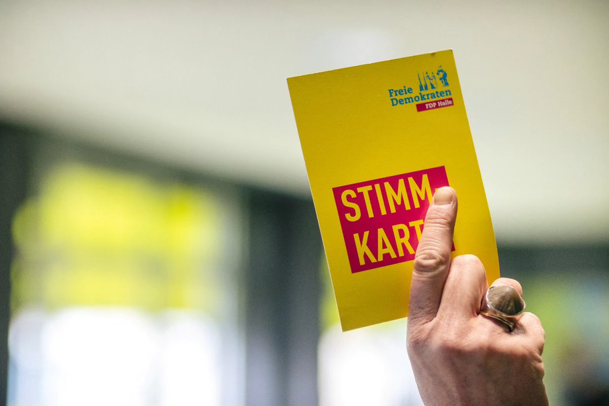 FDP_LSA's tweet photo. Kreisparteitag der @FDPHalleSaale beschließt Kommunalwahlprogramm, eingebracht von den Spitzenkandidaten Annett Krake, Josef Hebeda, Klaus E. Hänsel, Tim Kehrwieder, Torsten Schaper&amp;Annett Krake. Motto: MACHEN statt MECKERN. Zu Gast u.a. die Kreisvorsitzenden aus BLK, MD und SLK. https://t.co/zDG2ehk13i