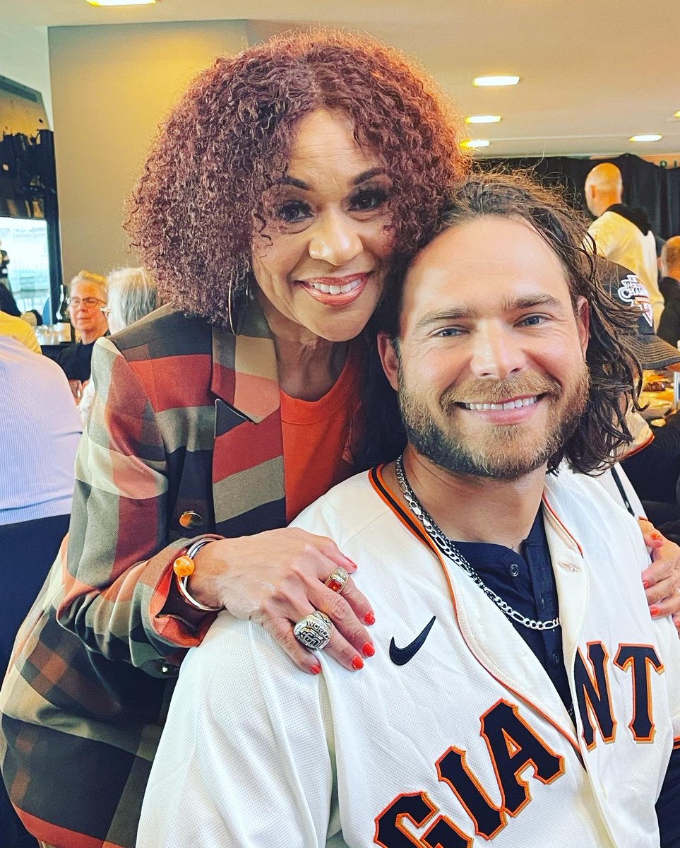 Thank you, Brandon. Now excuse me while I go have a moment….😢🙏🏾🧡🖤#forevergiant #bcraw #sfgiants