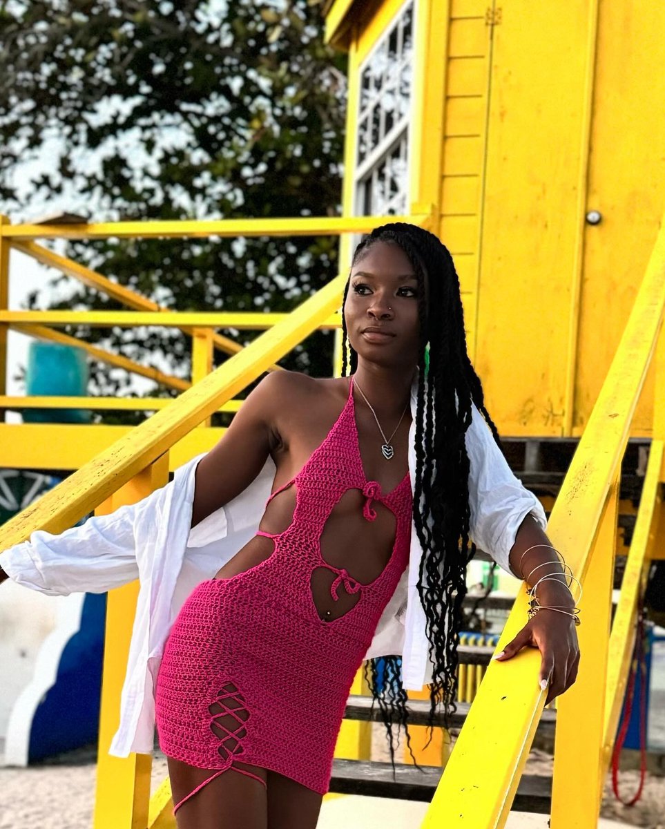 Rhe_ee's tweet photo. I made my birthday dress. That’s all I wanted to say, thank you.😭🧶 https://t.co/LeVWaDmGEe